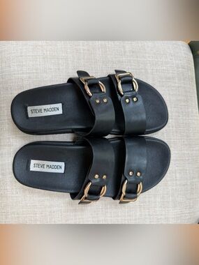 Steve Madden buckle sandals